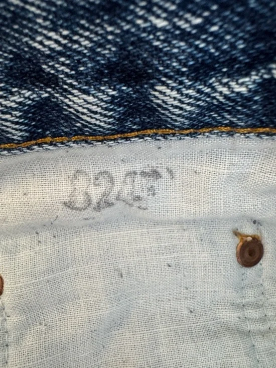 Rare Vintage Acid Wash Levi’s with a Leather Patch 1991 - Picture 7 of 11